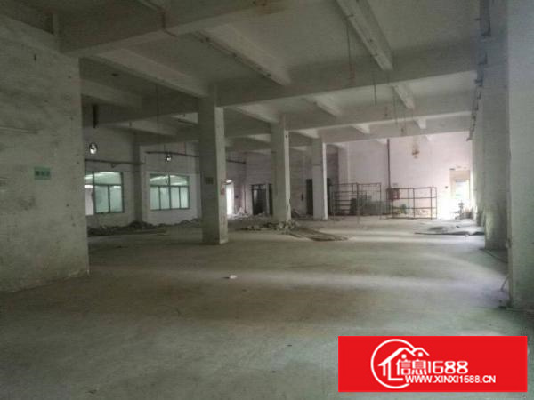 平湖新木老村一楼600平方，交通方便，好停车