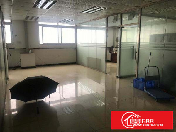 长安宵边楼上新出680平厂房出租可办环评带办公室带货梯