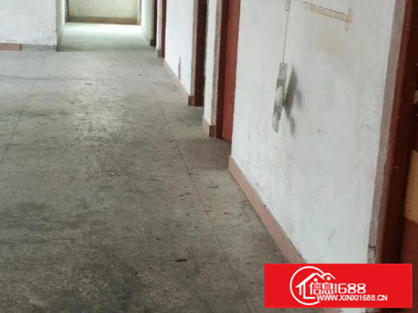 我们厂房控出四楼出租，260平二手房东