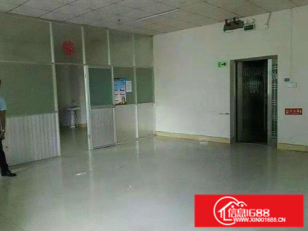 大朗新马莲出租厂房实际面积200平，现成装修，办公设备完善