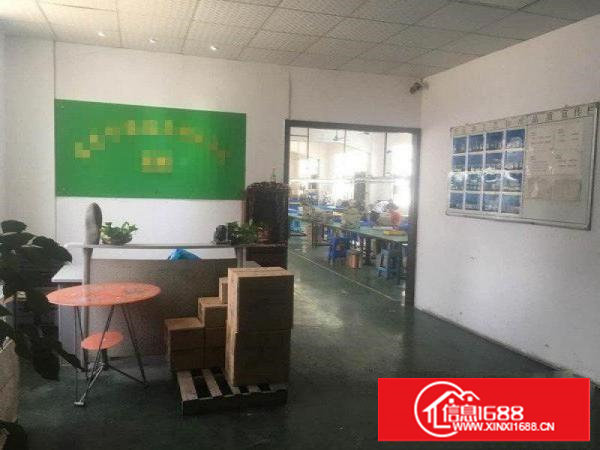 【贸易电子业：龙背岭1000平米标准3楼厂房：可进出大车】