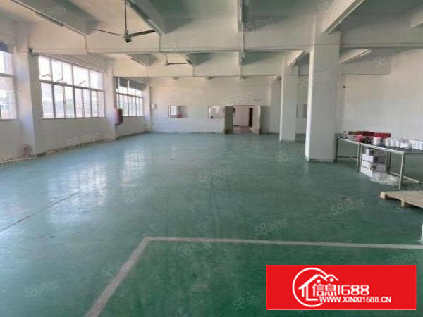 石岩水田二楼1080平米，22元一平，采光很好，有电梯办公室