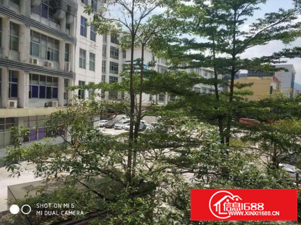 横岗大康标准厂房三楼带电梯1200平招租