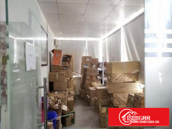 西乡固戍地铁口附近精装厂房300平米，价格实惠