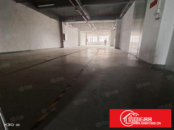 长安镇乌沙雅正学校附近楼上新出680平方水电齐全精装修办公室