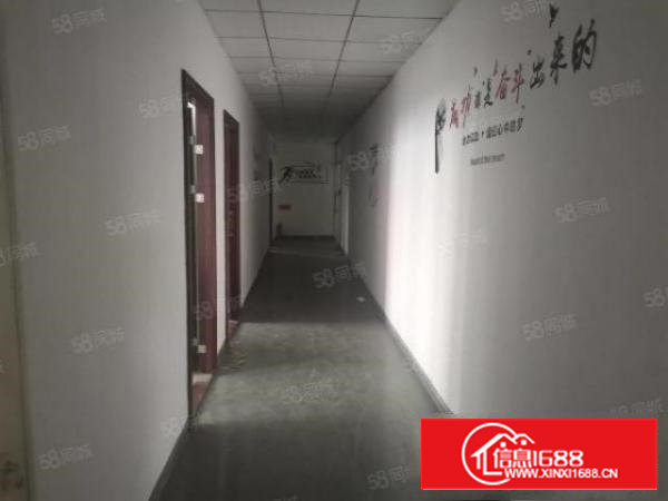 石安高速出口旁1300平，精装修，无转让费