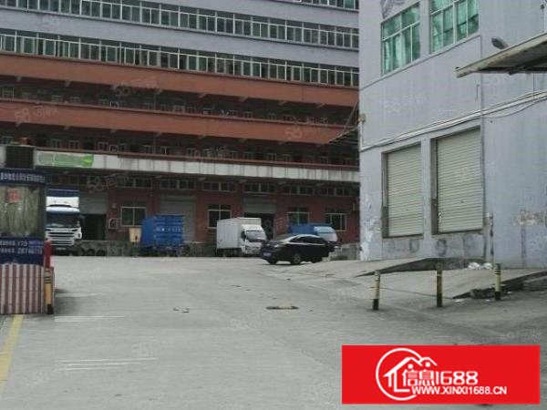 布吉丹竹头闽鹏城物流园附近一楼厂房，拖头可出入，自带卸货平台