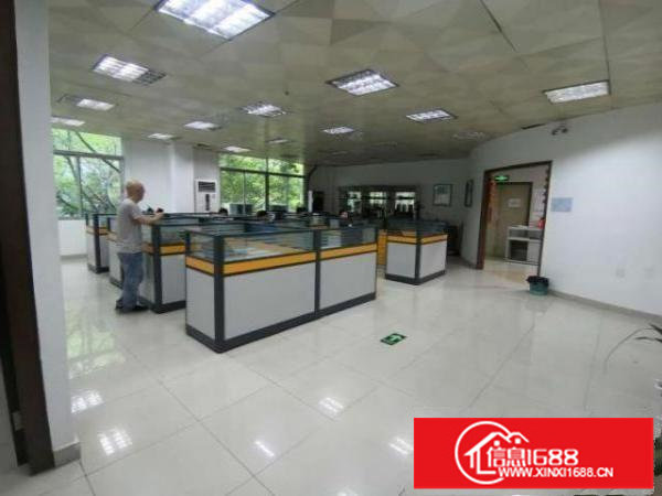 龙华清湖地铁口旁边原房东实际面积出租1050平