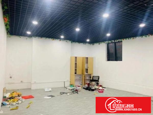 龙华大浪商业中心附近新出精装修厂房620平，原房东直租