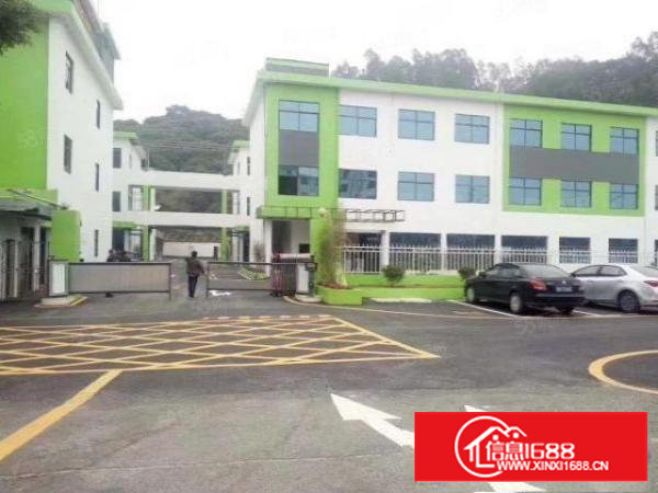 石岩大型孵化产业园楼上精装厂房950平，现成办公室出租