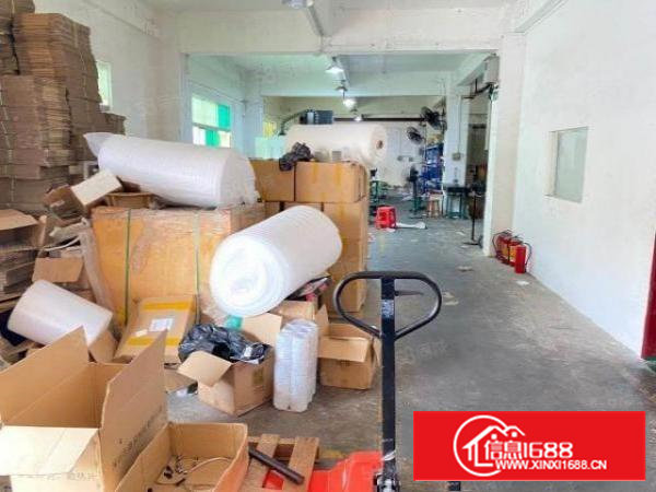 石岩溪之谷高速口，原房东无公摊一楼500平厂房出租，无转让费