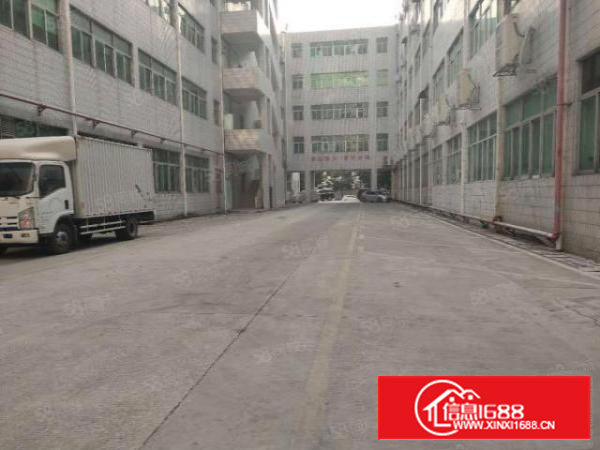 西乡，前进二路边，臣田工业区楼上精装修整层2600平，无转让