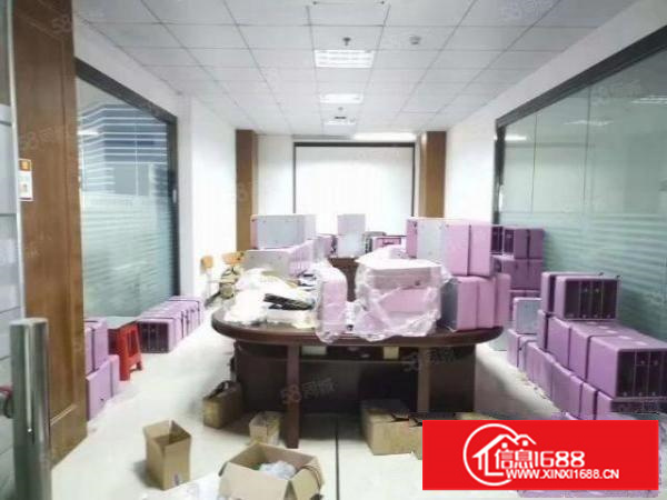 龙华清湖地铁口整层950平独立楼层厂房出租