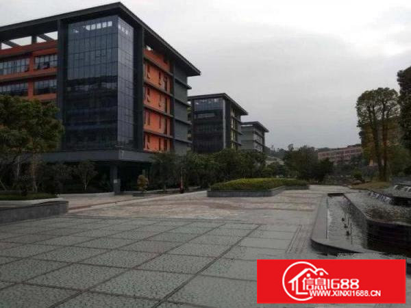 平湖白泥坑新出楼上3000平方厂房带办公室装修出租