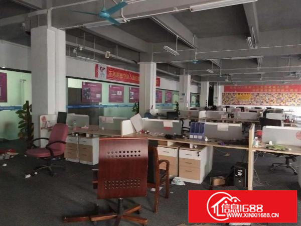 布吉丹竹头地铁站空出厂房1600平米带装修可分租