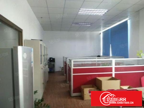 清溪镇标准厂房一楼750平方出租，带现成行车。