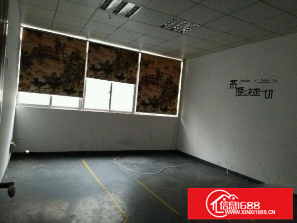 大岭山杨屋新出楼上带装修厂房850平米高速出入口附近！