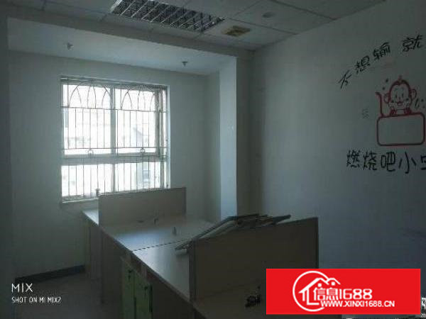 荷坳地铁站旁3楼500平方20元办公室仓库