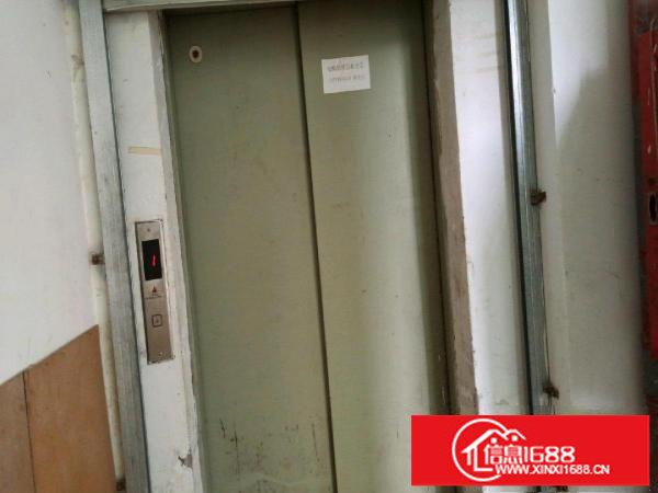 出租龙岗区横岗四联带精装修三楼整层1100平方村委厂房红本