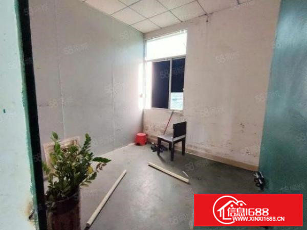 凤岗油甘埔三楼700平厂房出租带地坪漆装修办公室光线足