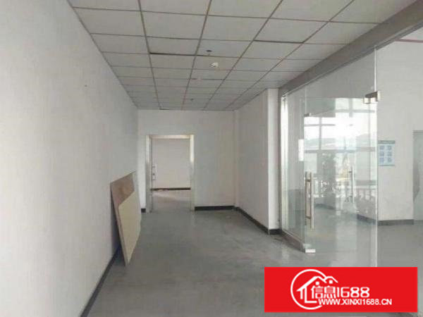 横岗旱塘村新出4楼带现成装修1000平方厂房出租，招工方便