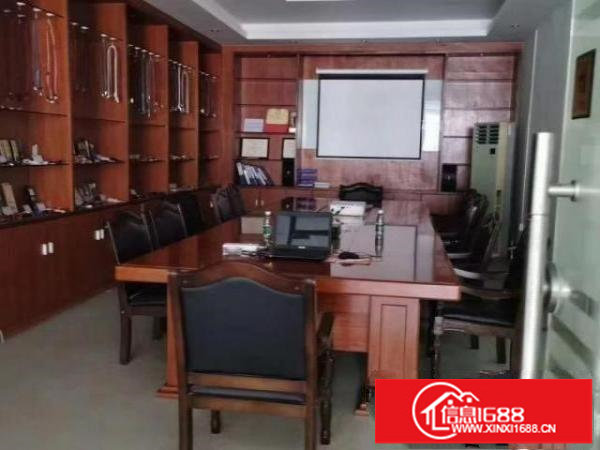 龙华大浪新出精装修厂房820平，物业直租