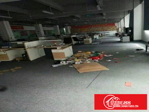 坪山楼上新出带精装修厂房1960平米