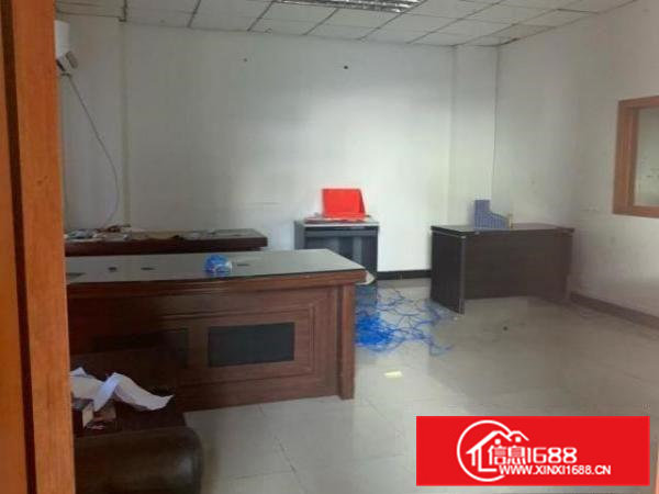 交通便利，装卸货方便，空地大，易招工。