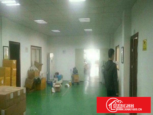 桥头镇新出楼上2100平简装修带绿坪漆厂房出租