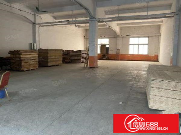 横岗荷坳地铁站一公里一楼400平方高六米院子大厂房出租