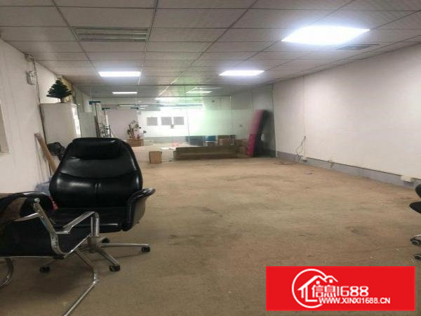 大岭山镇楼上精装修办公室，地平漆车间水电齐全