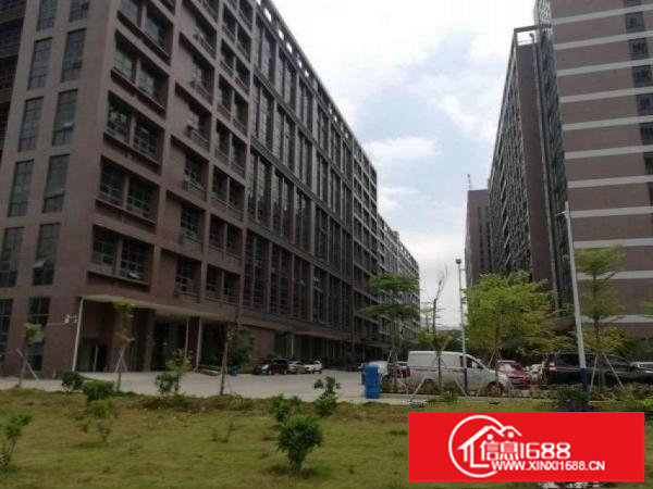 横岗恒丰路楼上豪华装修厂房2900平米出租可分租，三部货梯