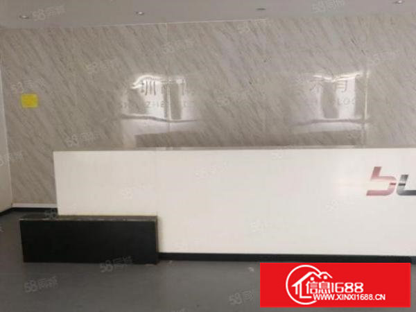 观澜桂花路附近楼上带办公室装修标准厂房招租。