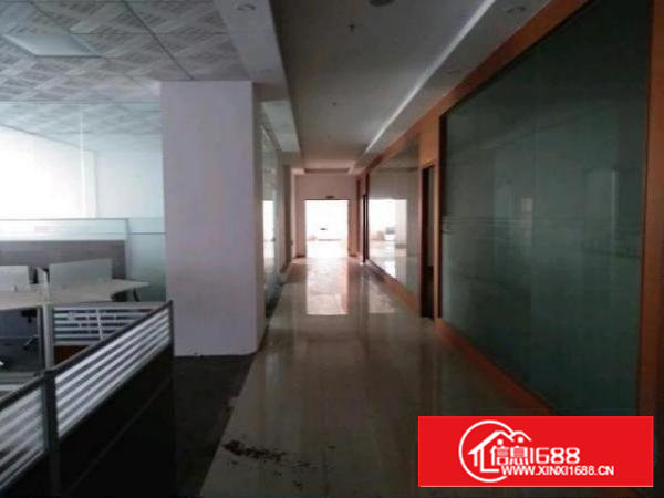 沙井新桥新发工业区红本原房东1300平米厂房出租带装修