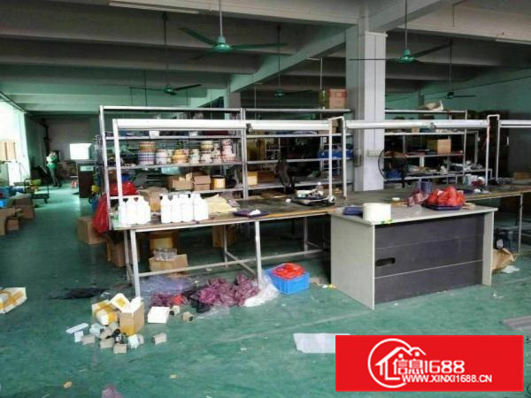 秋长工业园楼上800平方带现成办公室可做污染行业