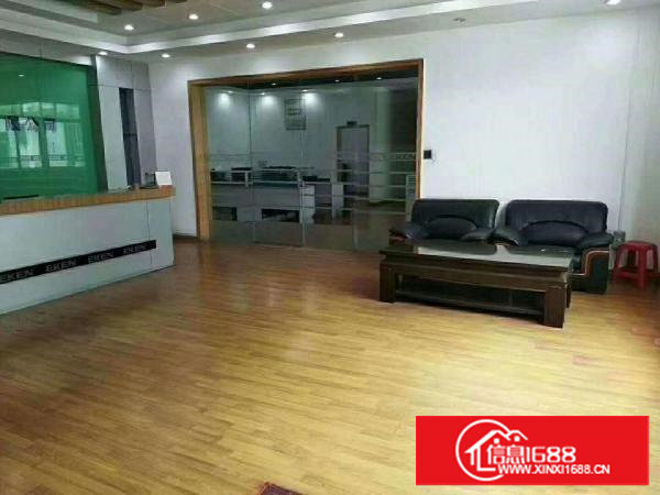 长安镇厦边出租一楼1000平带行车位有办公室精装修可分租