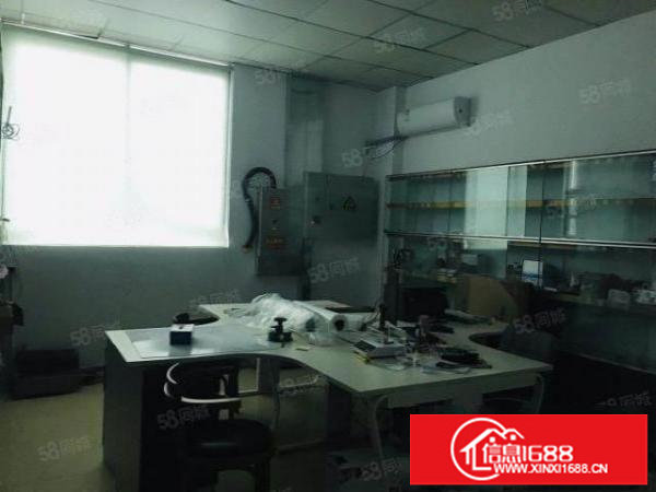 观澜松元轻轨站旁工业园，新出1600平精装修有办公室厂房出租