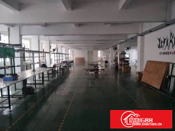 塘厦高速路口附近带装修1200平厂房出租，原房东