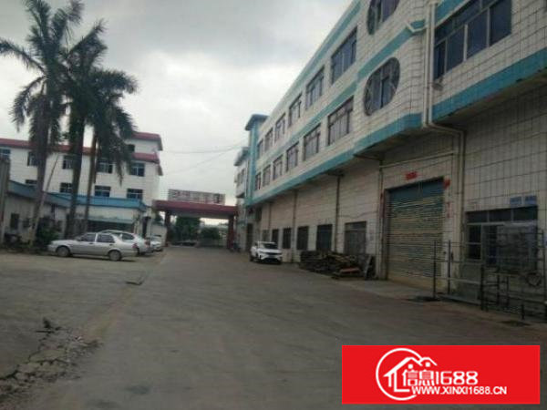 光明李松蓢社区新出一楼1600平厂房出租，带行车