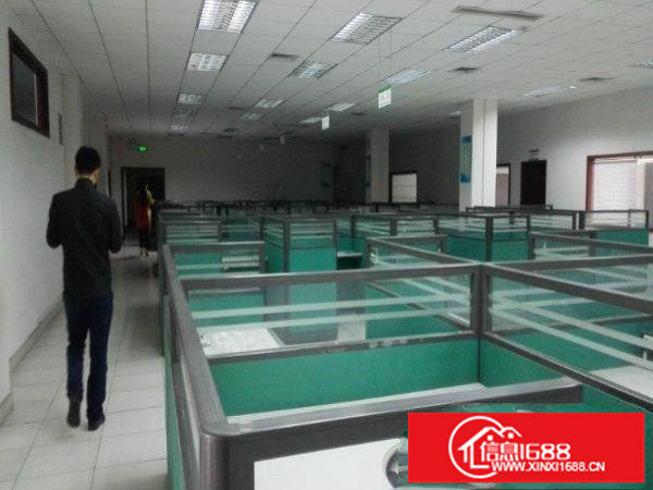 库坑观光路边上新出1000平带精装修