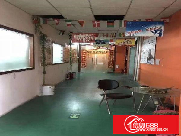 大型工业区停车位足，配电315KⅤ，园区内配有食堂宿舍公寓，