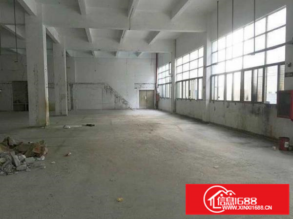 平湖白泥坑标准厂房楼上1300平面积实在带精装修