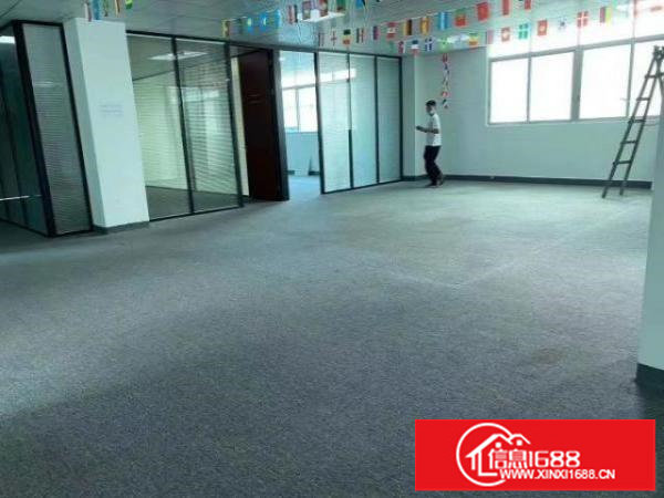 龙华清湖地铁站附近楼上整层精装修厂房1400平方出租