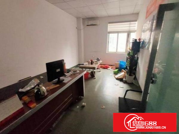 石排石排村原房东楼上300平精装修厂房，无公摊