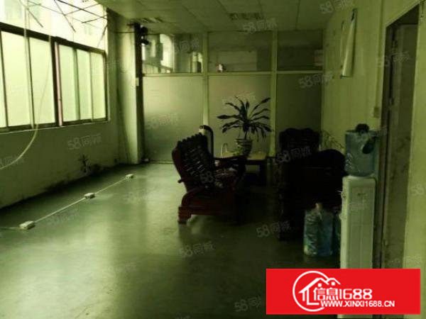 横岗永湖地铁站100米新出厂房整层2400平方招租