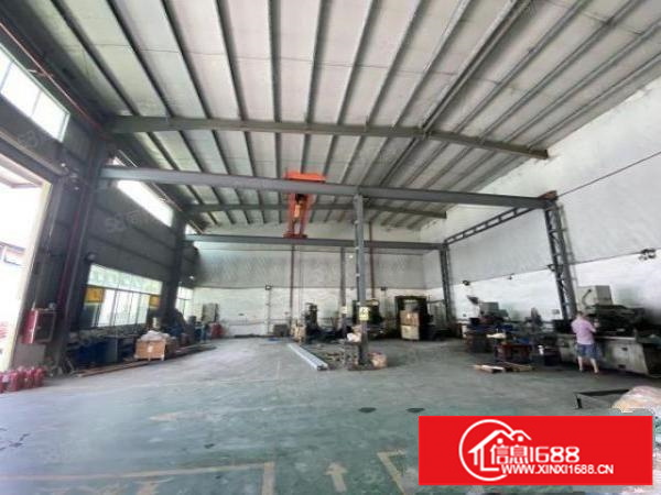 凤凰加油站附近一楼800平方，层高9米，现成行车