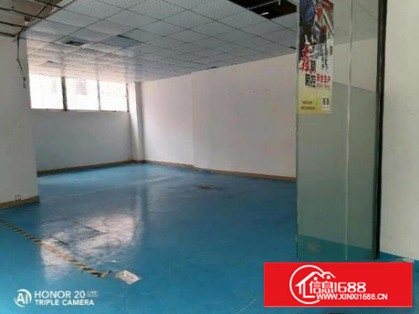 九围洲石路边上一楼带装修厂房890平方招租