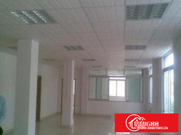 龙岗区平湖出租一栋独院标准厂房3800平方，位于大路旁