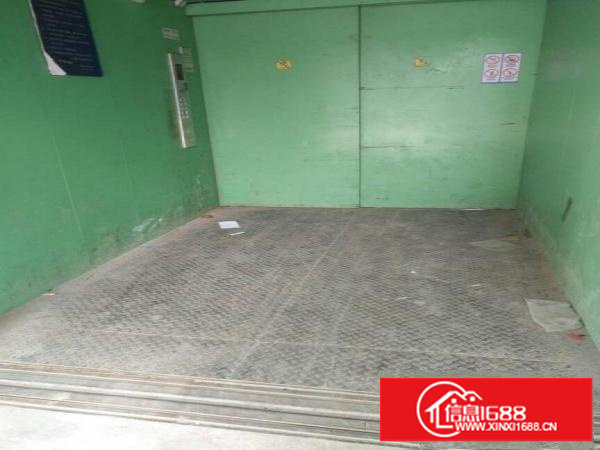 平湖平吉大道边，三楼面积550平米带装修出租