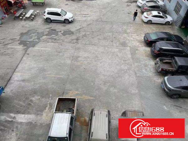 长安沙头东大三街新空出厂房800平方，水电齐全，随时可看